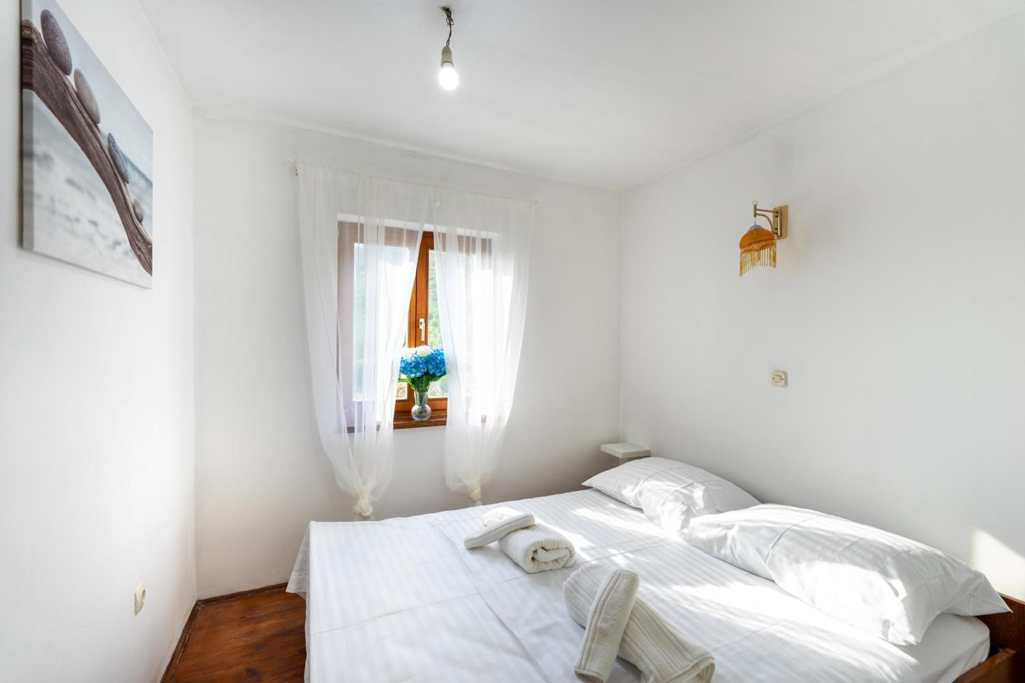 Olive Garden House In With A View & Bbq Holiday home Zrnovnica