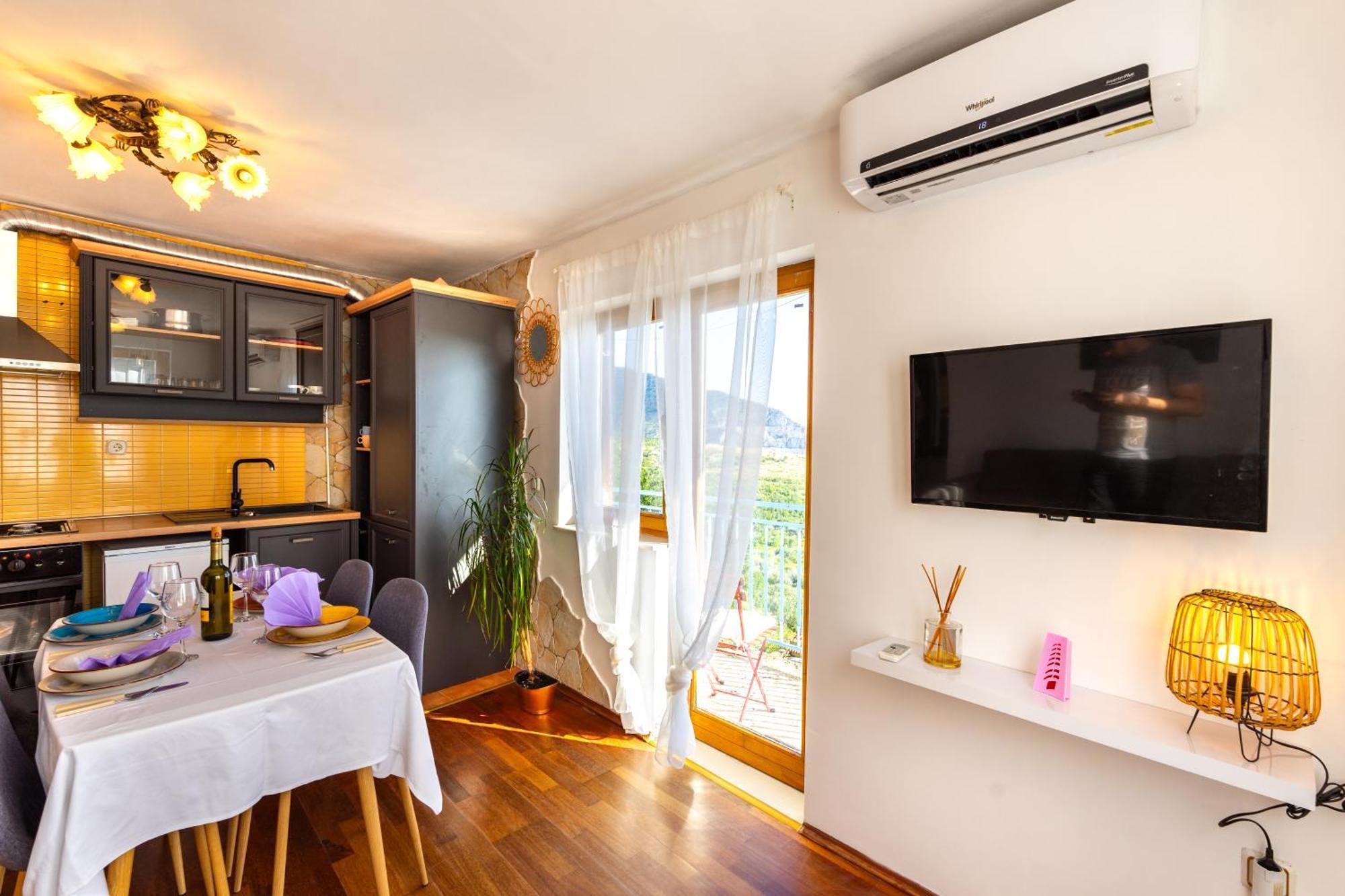 Olive Garden House In With A View & Bbq Holiday home Zrnovnica